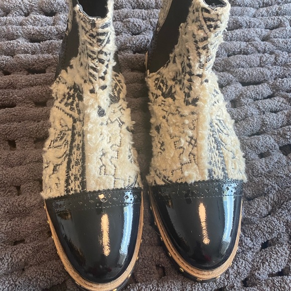 BRAND NEW FREE PEOPLE Boots- never worn - Picture 1 of 6